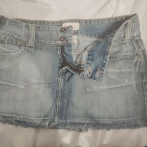 Maurices Premium Light Blue Denim Skirt Freyed iEC